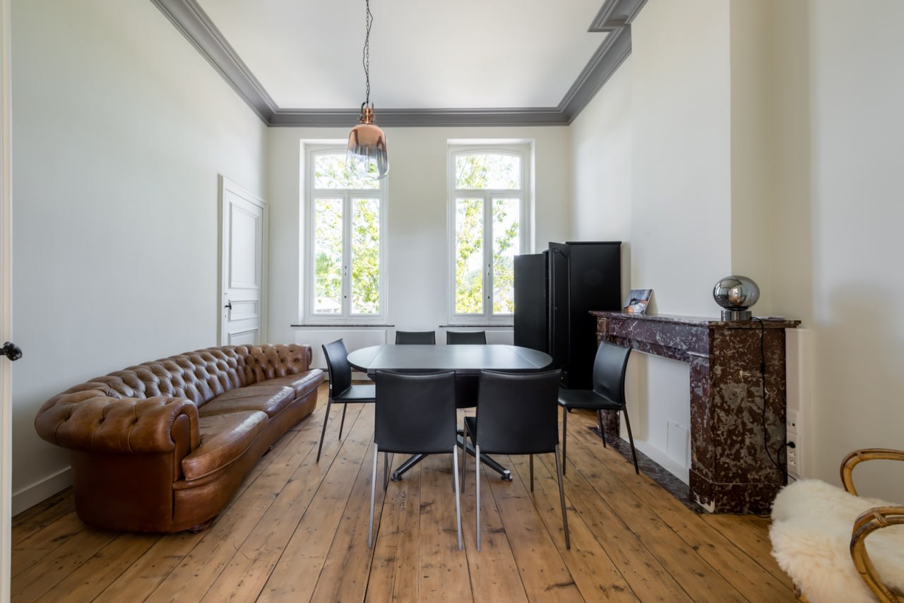 Salon met Chesterfield zetel